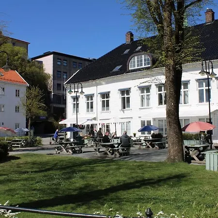 Apartament And Quiet, Perfect For Couples And Business Trip